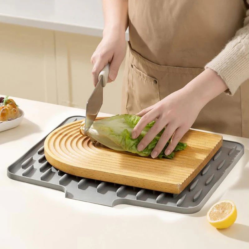 💥No-Spill Silicone Worktop Saver – Heat-Resistant & Non-Slip Mat for Drip-Free Drying💥