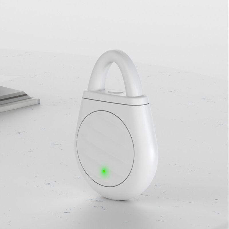 🔥Buy 3 get 2 free！🐦No more trouble from birds, beasts and locusts！Portable Ultrasonic Bird Repellent Keychain